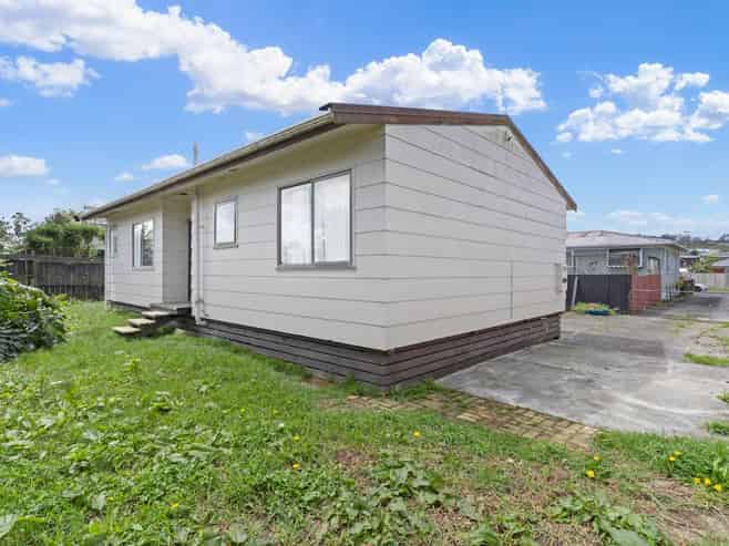 2/41 President Avenue, Papakura