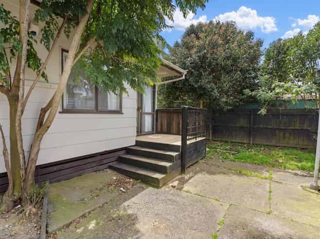 2/41 President Avenue, Papakura