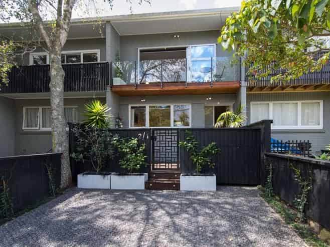 2/1 Coles Avenue, Mount Eden