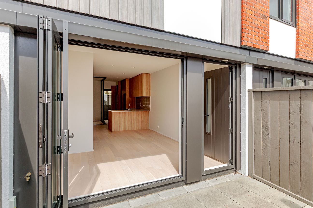 Stylish 2 Bed + Flexi in Prime Mt Albert - Więcej