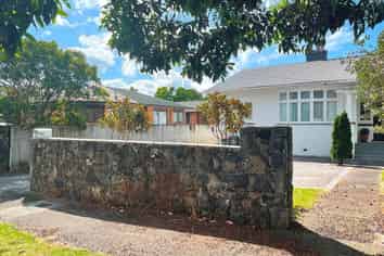 42 Kings Road, Three Kings