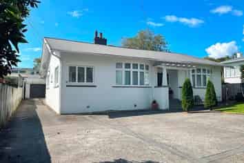 42 Kings Road, Three Kings