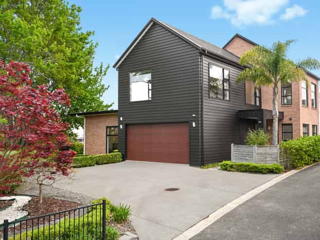 3B Lake Domain Drive, Hamilton Lake