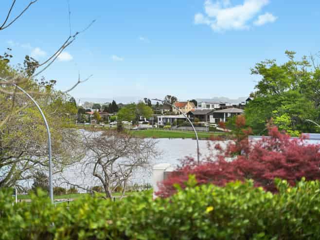 3B Lake Domain Drive, Hamilton Lake