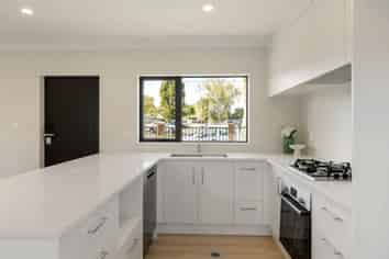 2/1A Heather Place, Melville