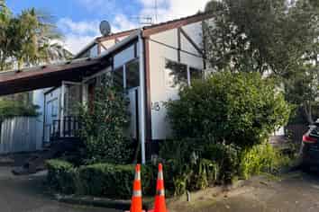 1/8 Wickstead Place, Massey