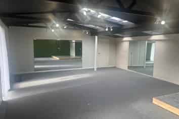 FOR LEASE – TIDY STUDIO SPACE | HAMILTON EAST