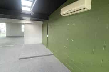 FOR LEASE – TIDY STUDIO SPACE | HAMILTON EAST
