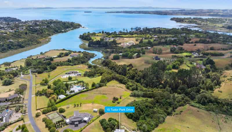 15 Tudor Park Drive, Whitford