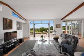 15 Tudor Park Drive, Whitford