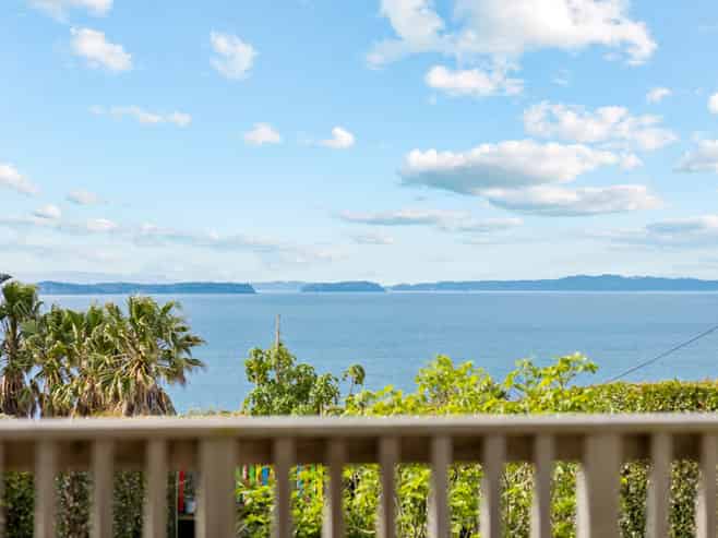 1410 Whangaparaoa Road, Army Bay
