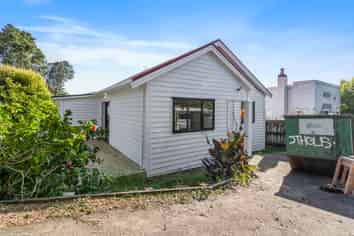 3215 Great North Road, New Lynn