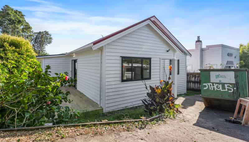 3215 Great North Road, New Lynn