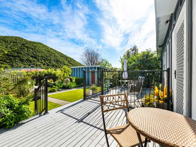 24 Beach Road, Waikawa
