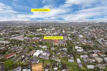 9 & 9A Sherie Place, Howick