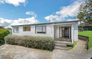 9 & 9A Sherie Place, Howick