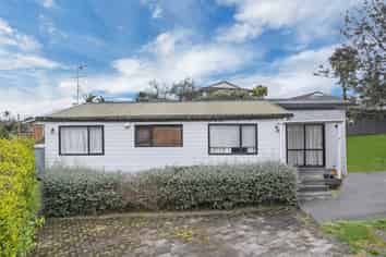 9 & 9A Sherie Place, Howick