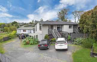 9 & 9A Sherie Place, Howick