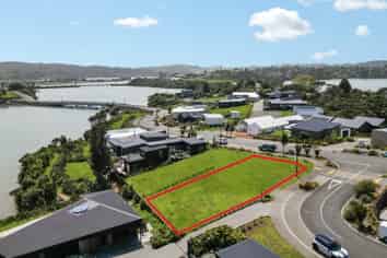 2 Pekapeka Street, Raglan