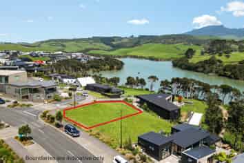 2 Pekapeka Street, Raglan