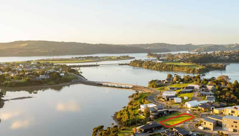 2 Pekapeka Street, Raglan