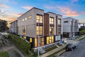2/14 Williamson Avenue, Belmont