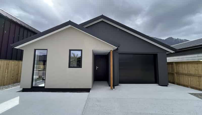 5 Dunnock Street, Jacks Point