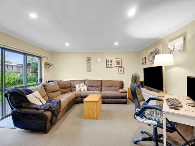 1 Grasmere Court, Huntington