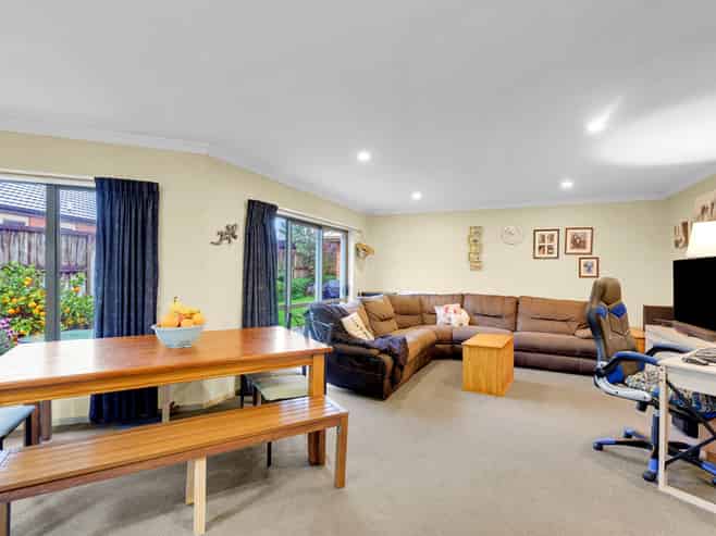 1 Grasmere Court, Huntington
