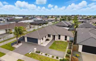 82 Golden Sands Drive, Papamoa