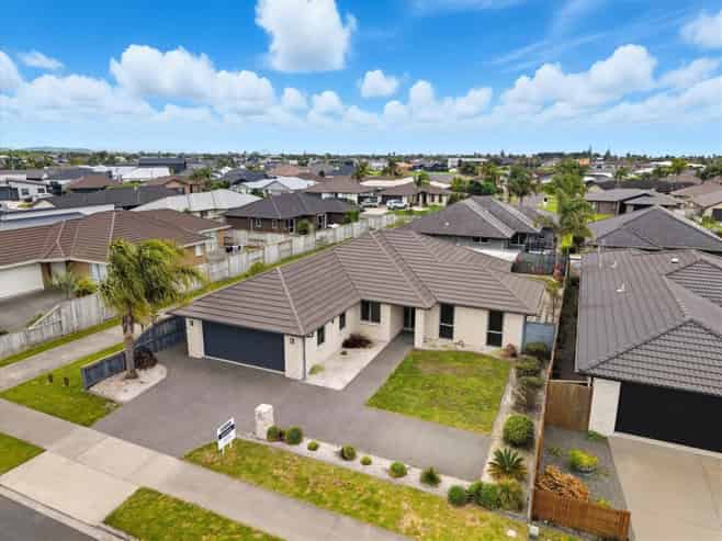 82 Golden Sands Drive, Papamoa