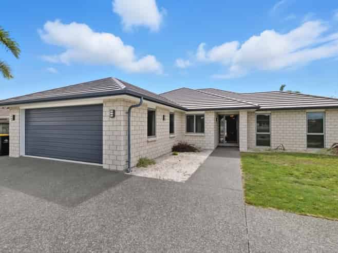 82 Golden Sands Drive, Papamoa