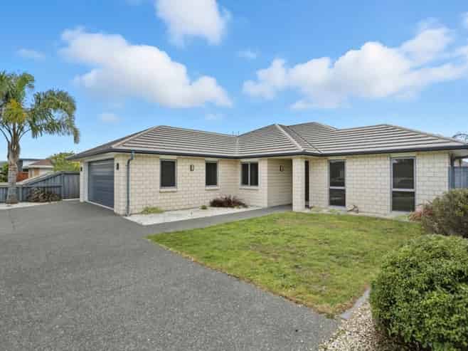 82 Golden Sands Drive, Papamoa
