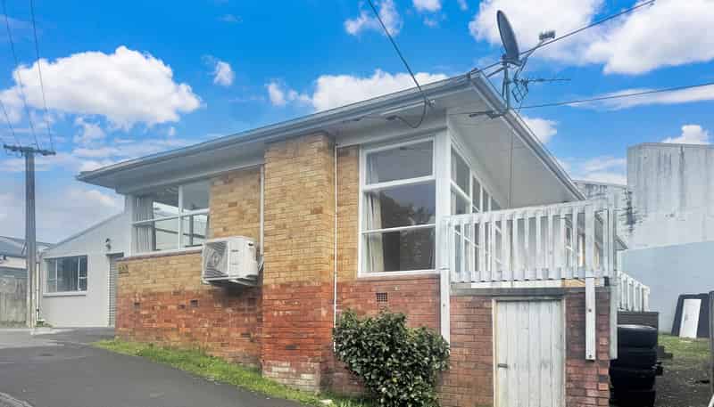 2/17 View Rd, Henderson