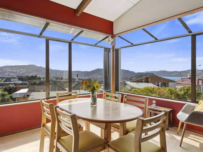 254 Highgate, Roslyn
