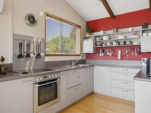 254 Highgate, Roslyn