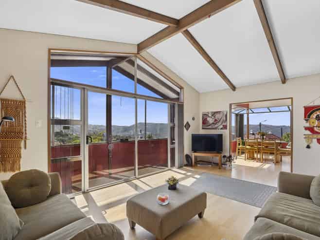 254 Highgate, Roslyn