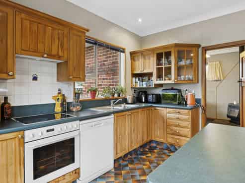 37 Aotea Street, Tainui