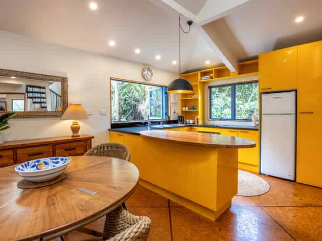 5 Hekerua Road, Oneroa