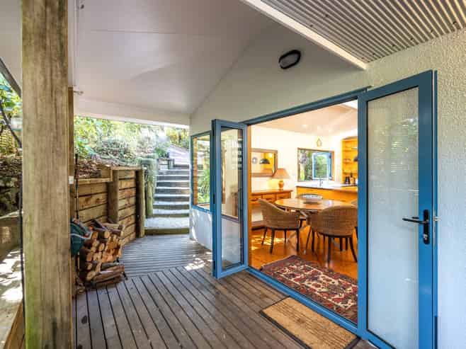 5 Hekerua Road, Oneroa
