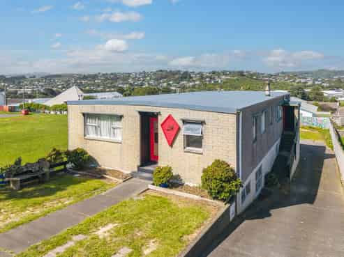 8 Tuki Street, Titahi Bay