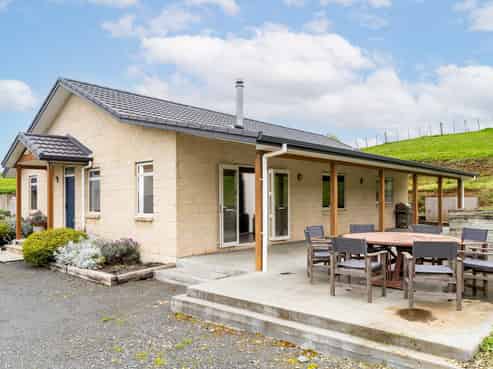 28 Wrights Road, Raglan