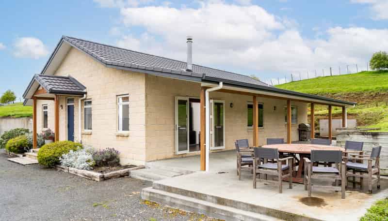 28 Wrights Road, Raglan