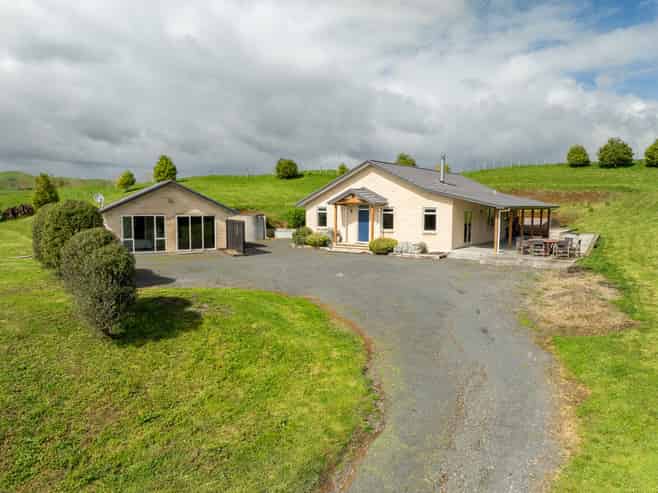 28 Wrights Road, Raglan