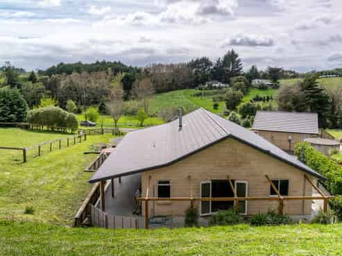 28 Wrights Road, Raglan
