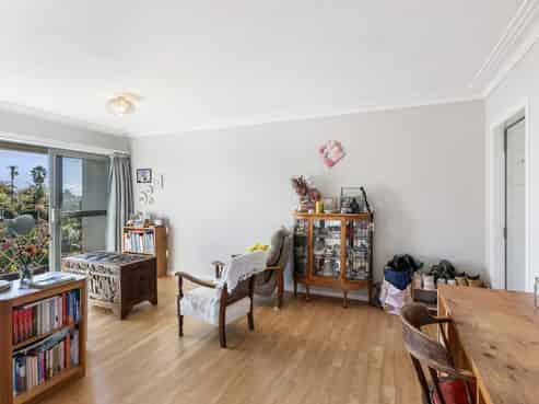 9/8 Western Springs Road, Western Springs