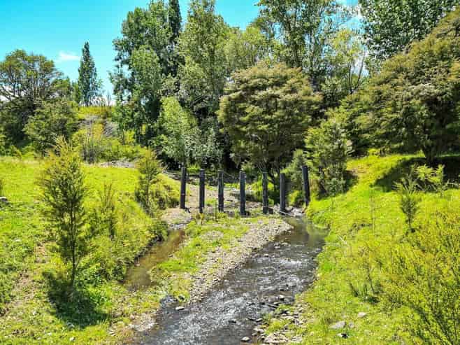 1801 East Coast Road, Whakatiwai