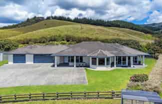 1801 East Coast Road, Whakatiwai