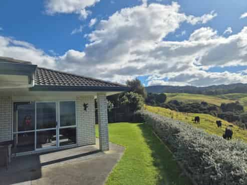 1801 East Coast Road, Whakatiwai
