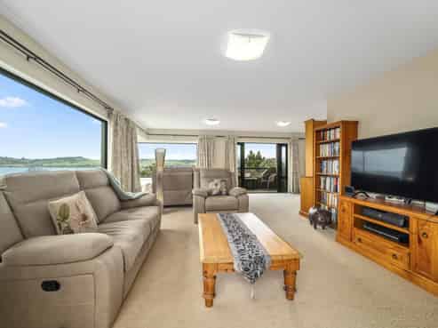 35 Taharepa Road, Hilltop